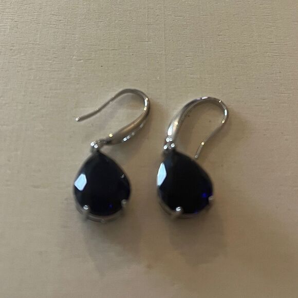 The Mystical Sapphire Teardrop Drop Earrings in 925 silver - Picture 6 of 10